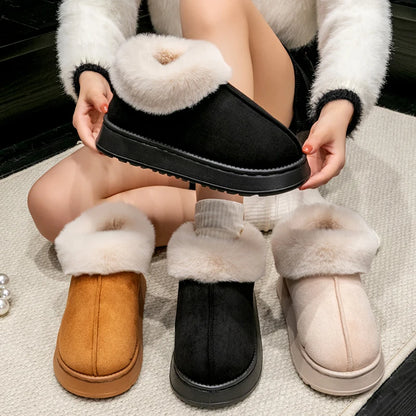 Women's snow boots with fluffy faux fur 